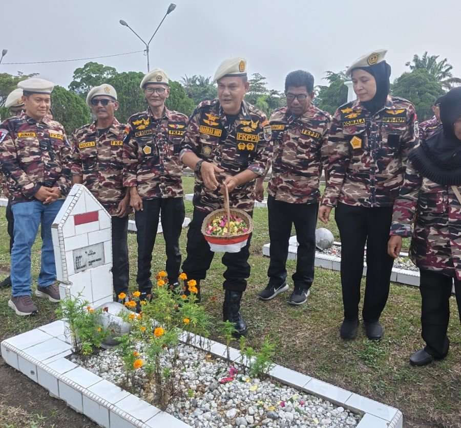 HUT ke-48, FKPPI Pekanbaru Tabur Bunga dan Kenang Jasa Pahlawan