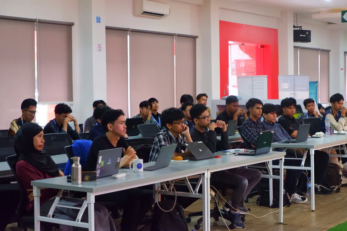 Indigo dan Komunitas Google Developer Kampus Universitas Negeri Makasar Perkuat Skill UI Developer L