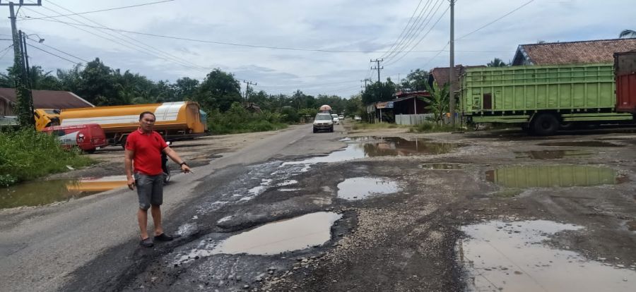 Jalan Lintas Sumatera Rusak Parah, Pemudik Terancam Bahaya Menjelang Lebaran