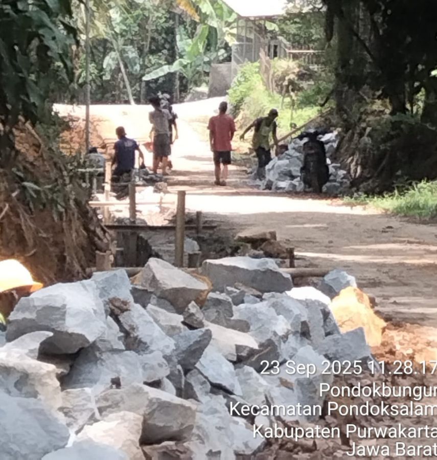 Jalan Rp4,7 Miliar di Purwakarta Disorot, Papan Informasi Diduga Tak Lengkap