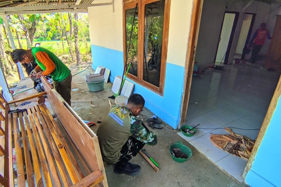 Kala Satgas TMMD 129 Bojonegoro dan Warga Kesongo Bahu-Membahu Merajut Asa Ibu Jasmiati