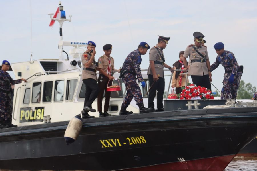 Kapolres Tanjabbar Tabur Bunga, Hormati Pahlawan di Hari Bhayangkara