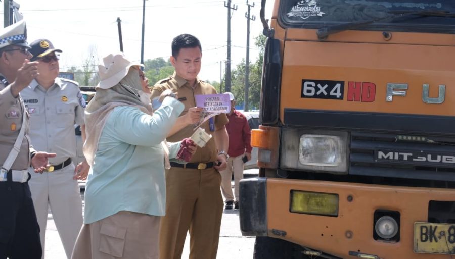 Kendalikan Kepatuhan Pajak, Pemprov Riau Tertibkan Kendaraan Non-BM di Dumai