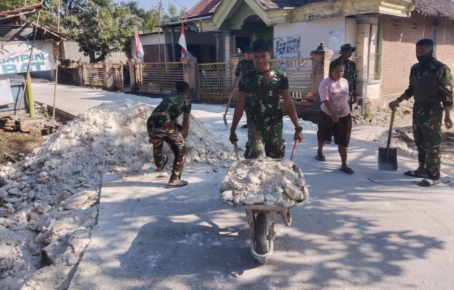 Keringat Satgas TMMD 129 Bojonegoro dan Warga Kesongo Menyatu Demi Jalan Masa Depan
