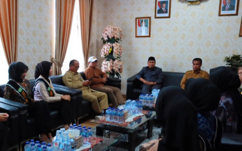 Ketua DPRD Dumai Terima Silaturahmi Finalis Bujang dan Dara 2026, Beri Motivasi Jadi Duta Daerah