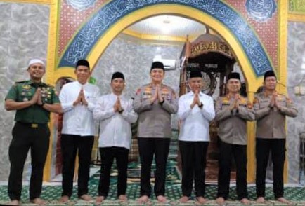 Ketua DPRD Kampar Dampingi Safari Ramadhan Kapolda Riau di Kampar
