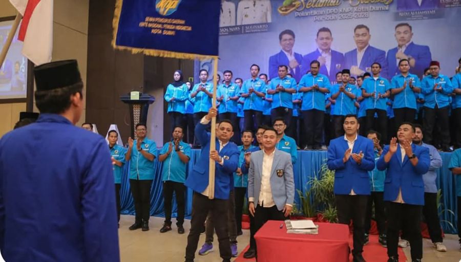 Ketua KNPI Riau Fuad Santoso kukuhkan Pengurus DPD KNPI Kota Dumai Periode 2025- 2028