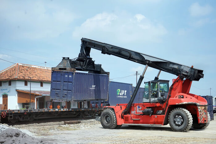 Kinerja Angkutan Barang Terus Melaju, KAI Daop 4 Semarang Catat Pertumbuhan Signifikan Hingga April