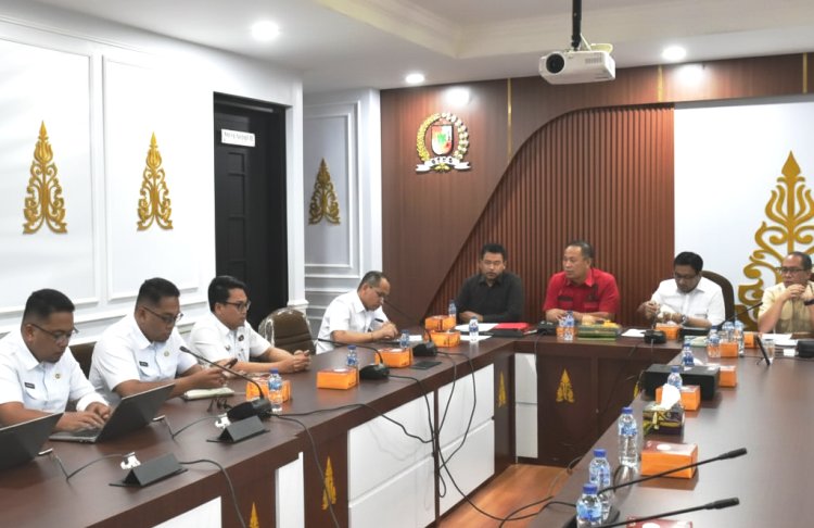 Komisi I DPRD Pekanbaru Gelar Rapat Kerja Bersama Asisten I Setdako, Desak Revisi Perwako RT/RW