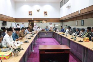 Komisi I DPRD Riau RDP Dengan FMPPB Kabupaten Kuansing