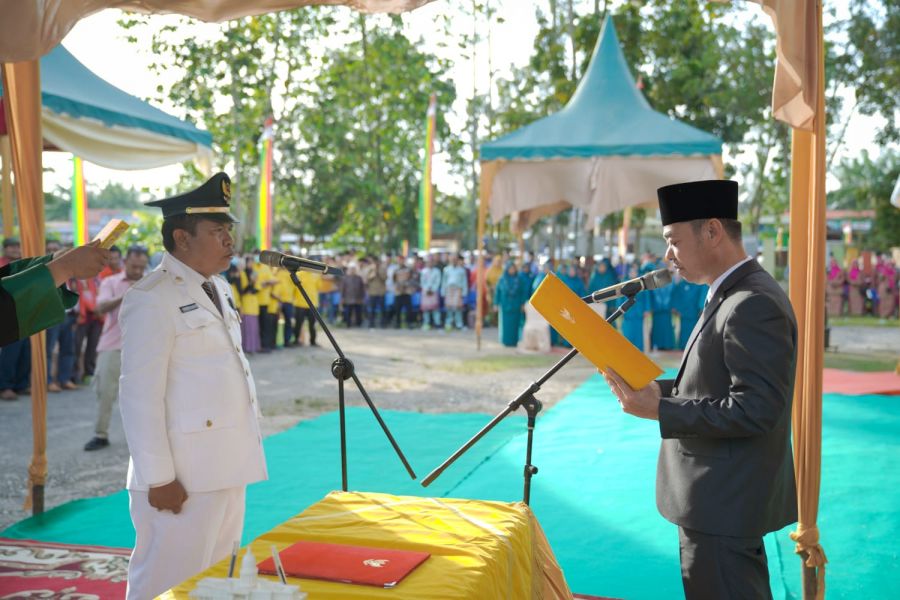 Lantik H Sukirman Camat Rimba Melintang, Ini Pesan Bupati Rohil