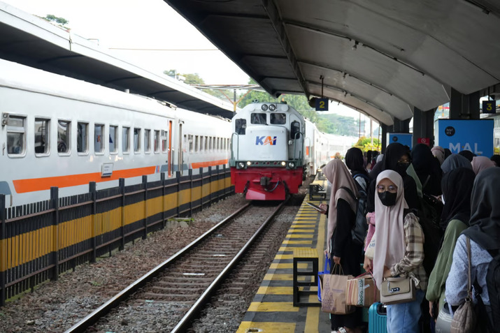 Libur Panjang Peringati Jumat Agung dan Paskah, KAI Daop 8 Surabaya Operasikan KA Tambahan