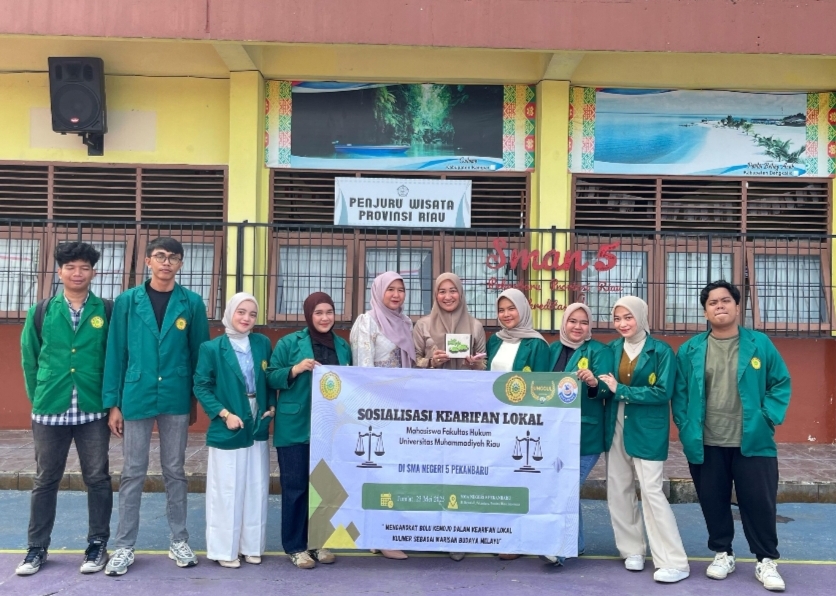 Mahasiswa Hukum UMRI Angkatan 2023 Gelar Sosialisasi Kearifan Lokal  di SMA 5 Pekanbaru