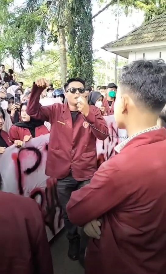 Mahasiswa Undhari Demo Bupati, Tuding RSUD Lalai Tangani Pasien
