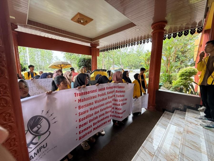 Mahasiswa Unilak Kepung Rektorat, Tuntut Audit Dana Kampus