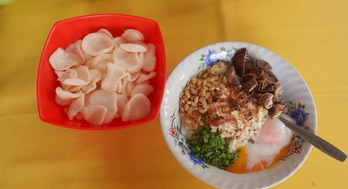 Mengapa Bubur Ayam Jakarta 46 Menjadi Favorit Warga Surabaya?