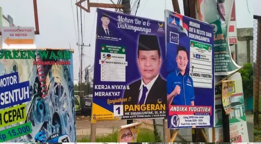 Menjelang Pemilu, Baliho Caleg Bertebaran di Berbagai Area Jalan kota Jambi