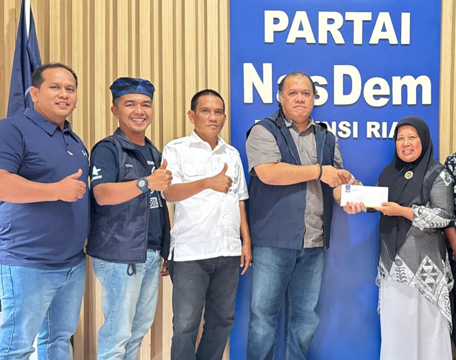 NasDem Bantu Atlet SOINA Kampar Wakil Indonesia di Kejuaraan Bulutangkis di Malaysia