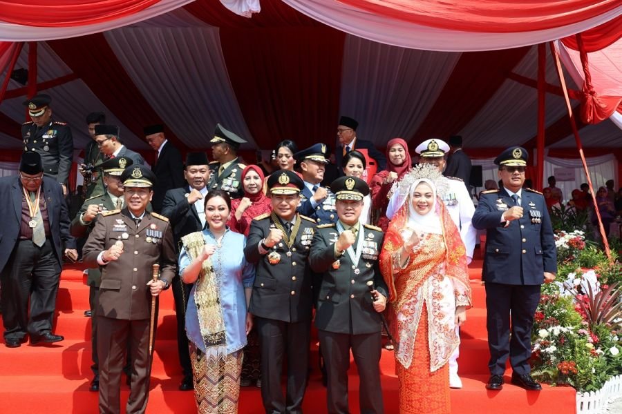 Pangdam XIX/Tuanku Tambusai Hadiri Upacara HUT RI Bersama Para Pemimpin Daerah
