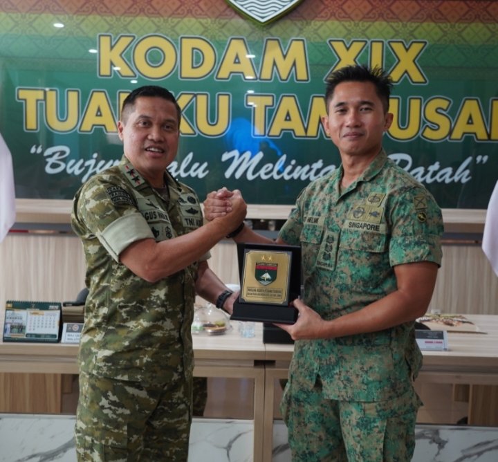 Pangdam XIX/Tuanku Tambusai Perkuat Kerja Sama Pertahanan dengan Singapore Army