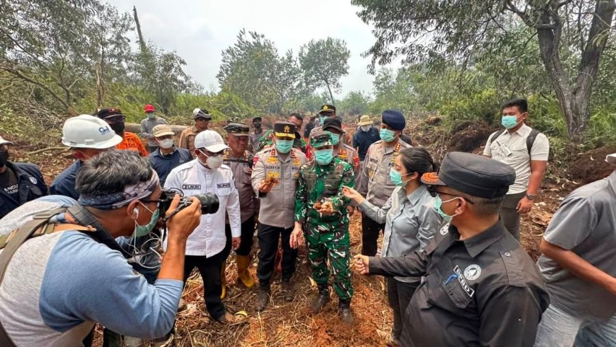Pangdam XIX/Tuanku Tambusai Tinjau Langsung Karhutla di Kerumutan