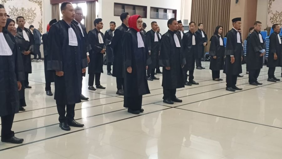 Pelantikan Advokat PPSHI Lumajang di Surabaya, Anton Sujatmiko Tekankan Integritas