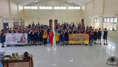 Pelatihan Public Speaking di SD dan SMP Tarsisius 2 bersama Coach Priska Sahanaya