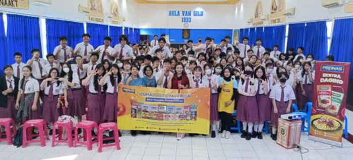 Pelatihan Public Speaking di SMP BUDI MULIA: 4 Teknik Presentasi Efektif