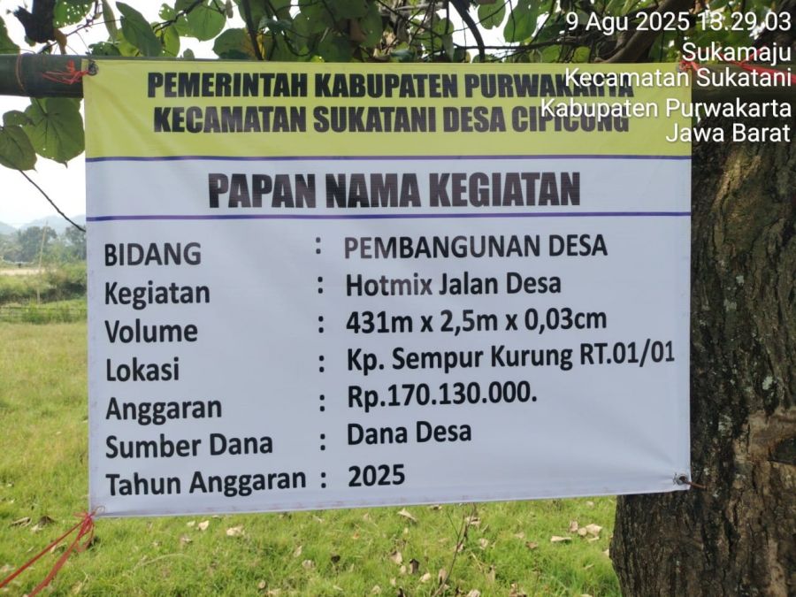 Pemdes Cipicung Gunakan Dana Desa Hotmix Jalan Lingkungan Desa
