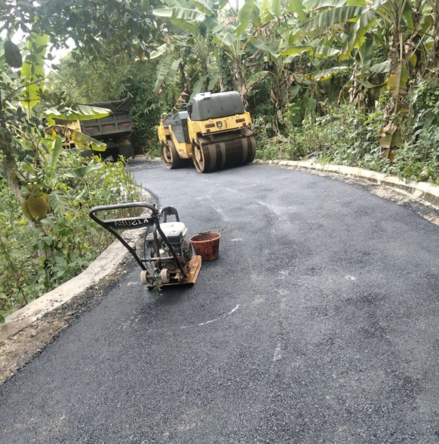 Pemdes Salem Genjot Pembangunan Jalan Hotmix, Warga Sambut Antusias