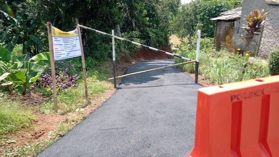 Pemdes Wanawali Bangun Jalan Hotmix, Warga Sambut Antusias