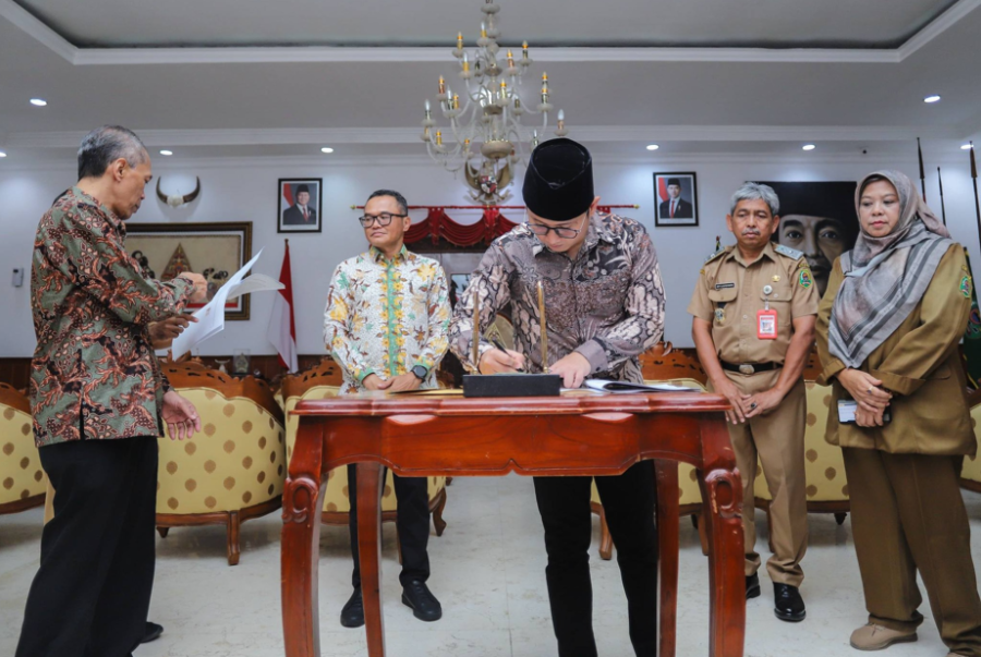 Pemkab Trenggalek dan PT SMI Teken Akta Pembiayaan Rp70 Miliar untuk Jalan dan Pariwisata