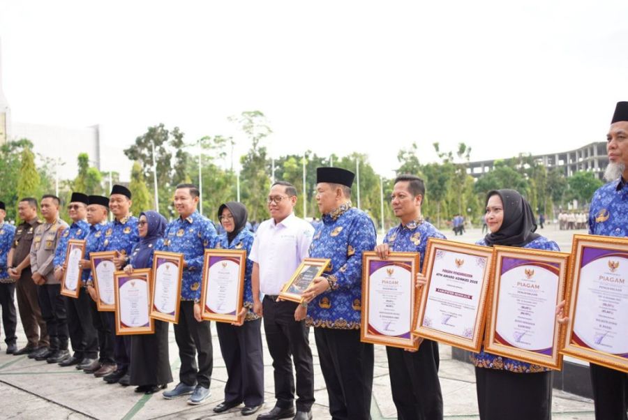 Pemprov Riau Apresiasi Daerah Berprestasi UHC pada HKN ke-61