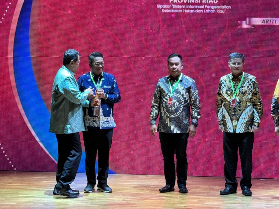 Pemprov Riau Raih Bhumandala Award Berkat Inovasi Kendali Karhutla