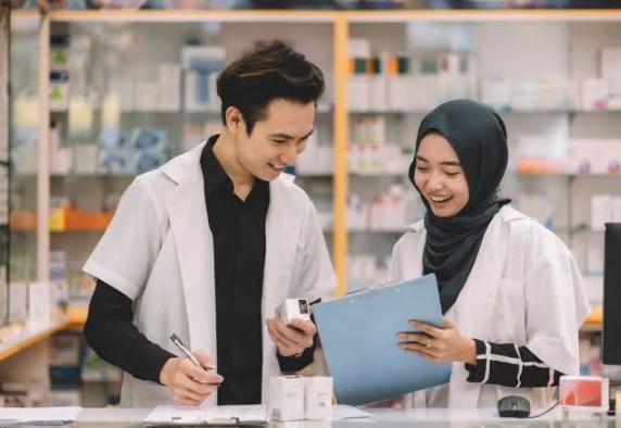 Pentingnya Peran Edukasi Farmasi dalam Masyarakat Modern