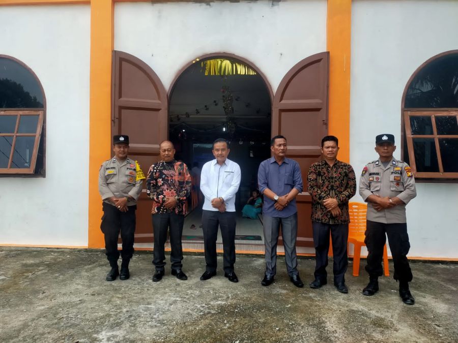 Personil Polsek Bandar Seikijang  Jaga 6 Gereja, Siaga Amankan Kenaikan Isa Almasih 2025