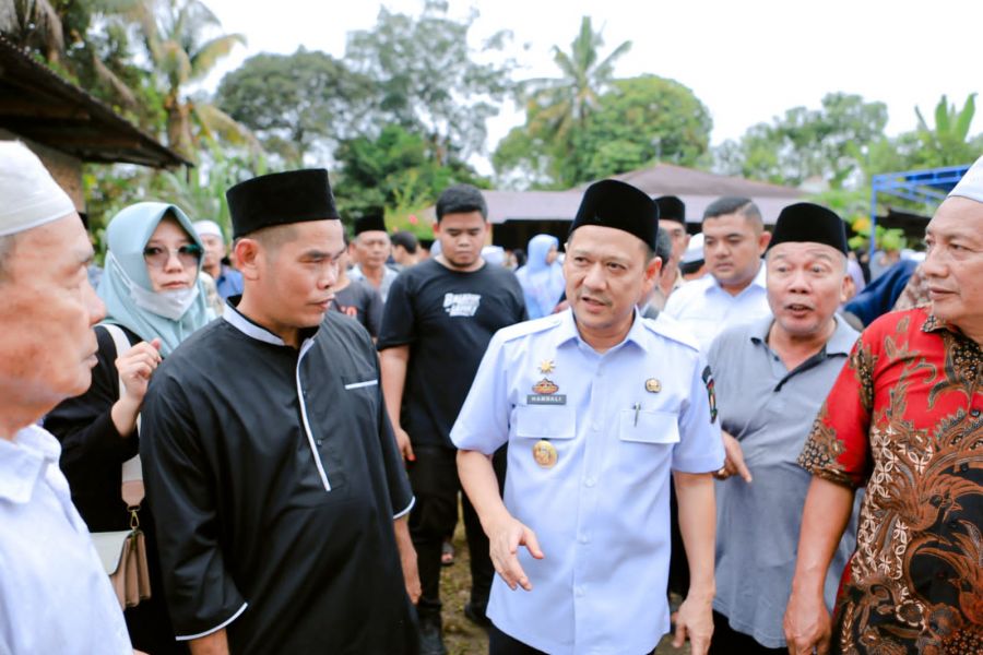 Pj Bupati Kampar Lepas Hj Rasyidah, Orang Tua Dari Ketua LPTQ Kampar