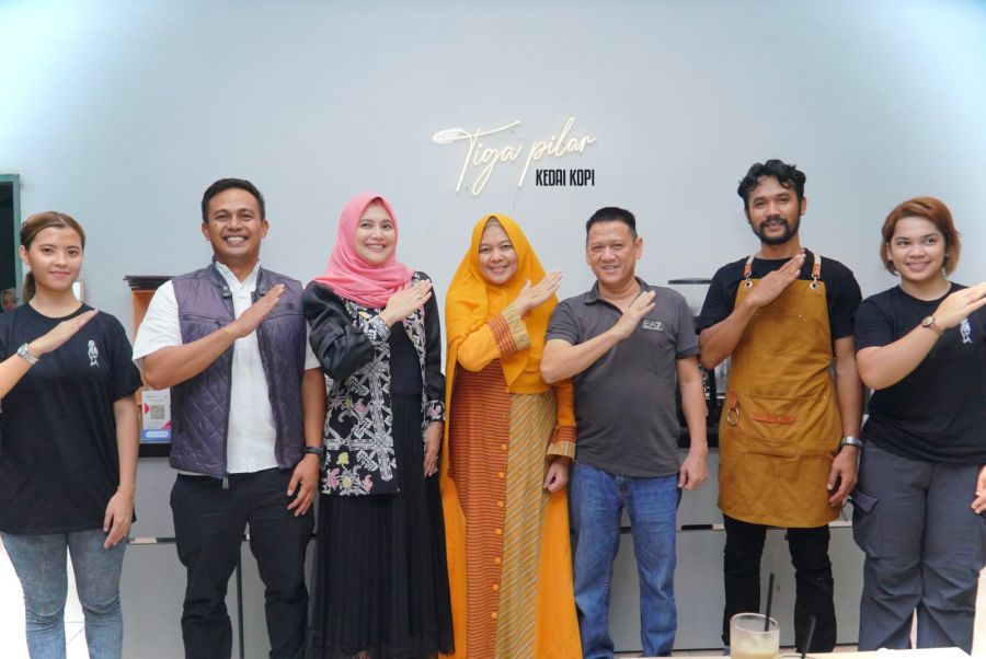 Pj. Bupati Kampar Resmikan Grand Opening Kedai Kopi Tiga Pilar Kodim 0313/KPR