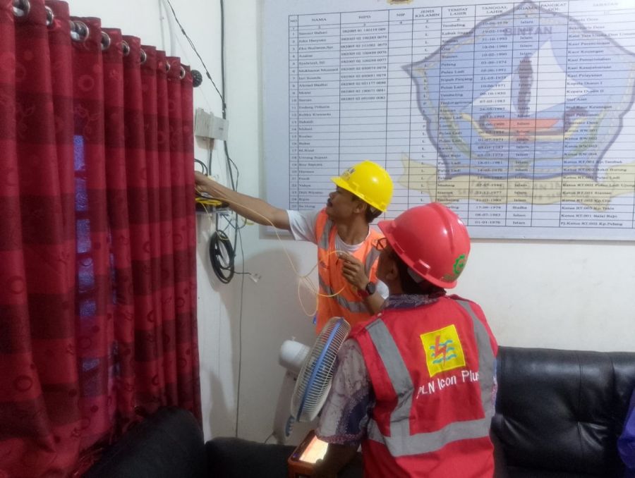 PLN Icon Plus Hadirkan Internet Fiber Optik di Desa Tembeling