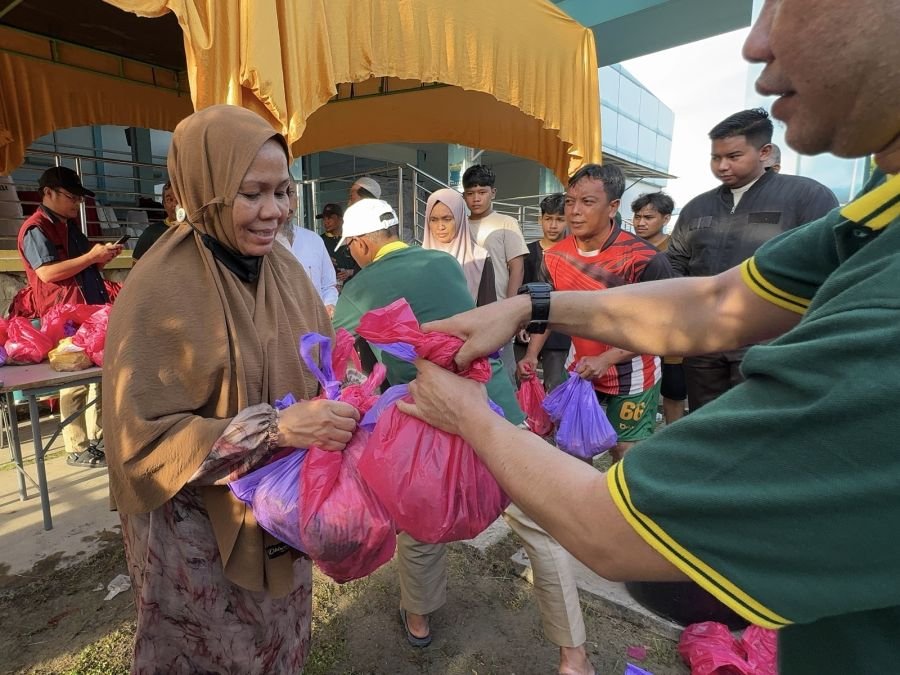 PLN UIP3B Sumatera Salurkan 40 Ekor Sapi dan 12 Ekor Kambing, Ribuan Masyarakat Rasakan Manfaatnya