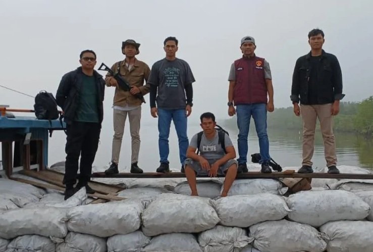 Polda Riau Bongkar Mafia Mangrove di Meranti, 100 Ton Arang Disita