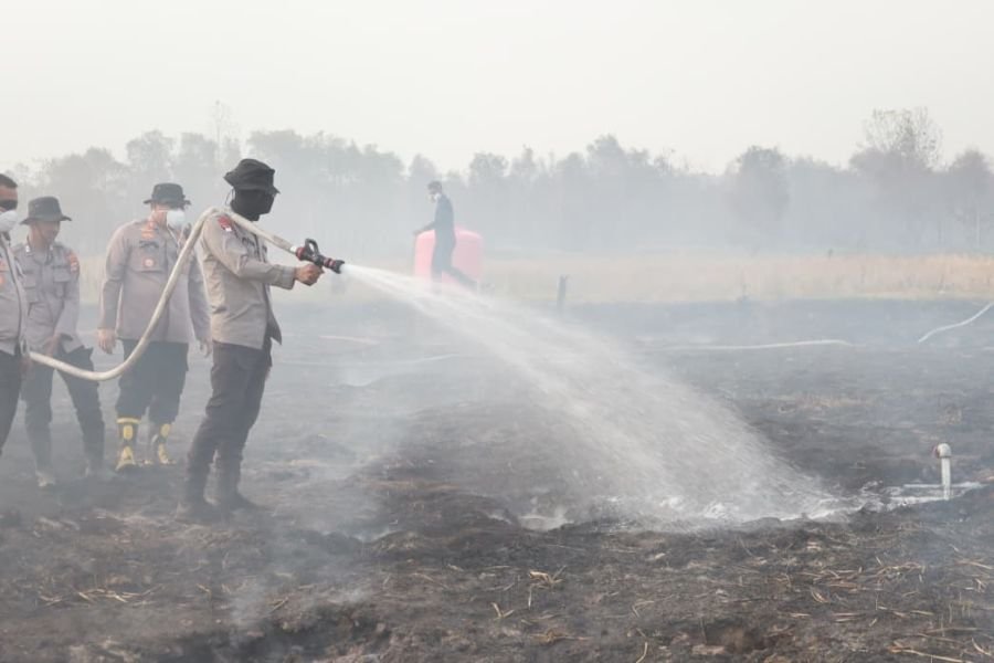 Polri Pakai Drone Thermal dan Teknologi Pendingin Bawah Tanah untuk Atasi Karhutla Gambut