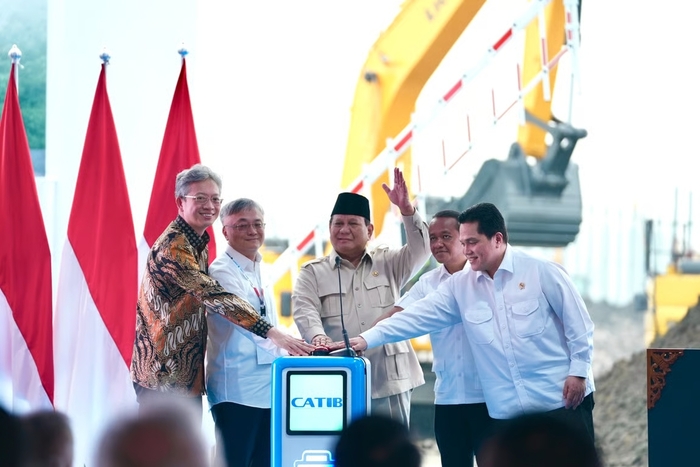 Prabowo Resmikan Proyek Baterai Listrik Raksasa Senilai 15 GWh di Karawang