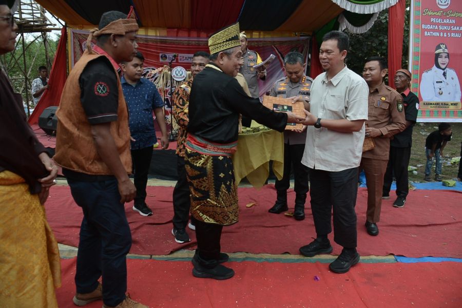 PT Arara Abadi APP Group Sukses Bina UMKM Sakai dan Pagelaran Budaya Sakai Riau