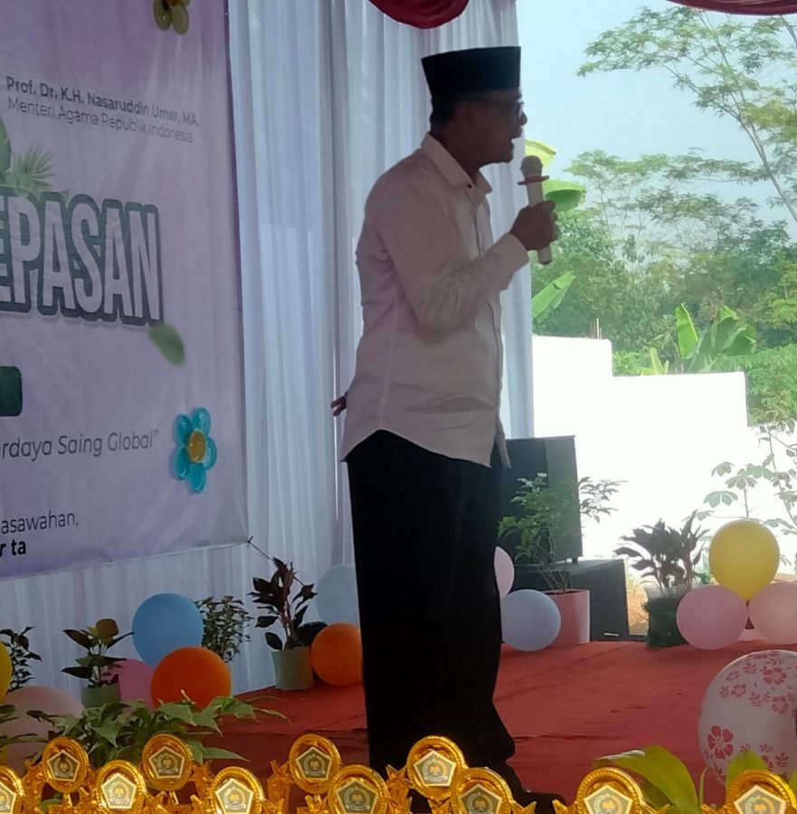RA dan MDTU Hidayatul Islam Purwakarta Lepas Siswa, Tampilkan Kreasi Seni