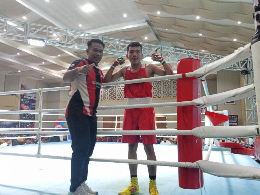 Rahmad Ramdhan Tumbangkan Lawan, Melaju ke Semifinal Kejuaraan Tinju Panglima TNI