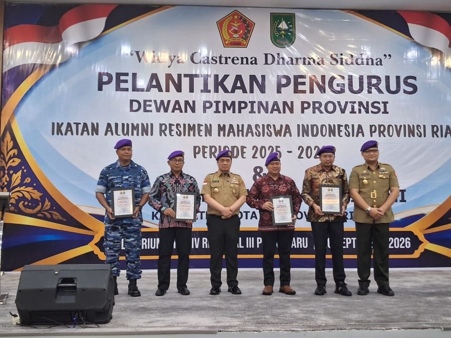 Riza Patria Lantik IARMI Riau, Pangdam XIX/Tuanku Tambusai Terima Baret Kehormatan Menwa