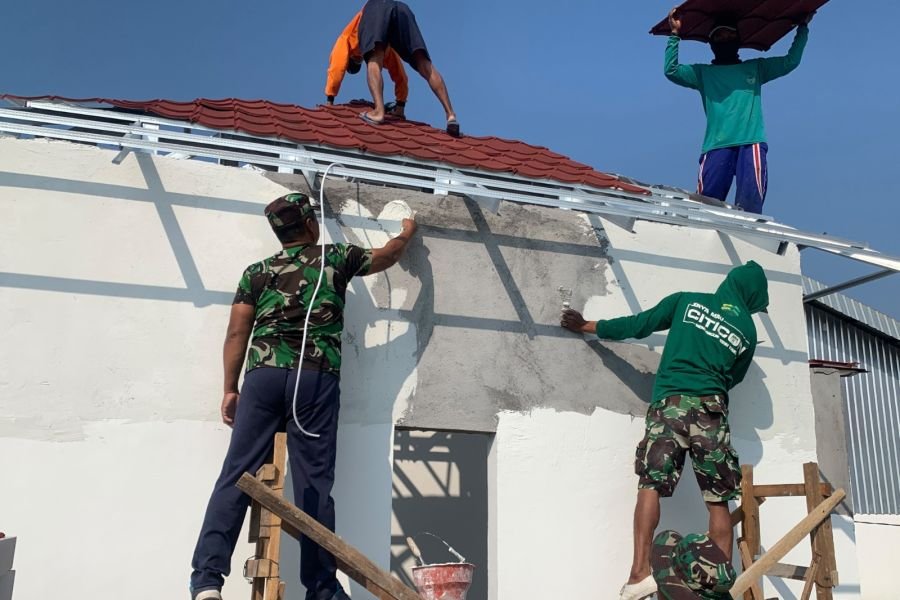 Satgas TMMD 129 Bojonegoro dan Warga Kesongo Menyatu Membangun Rumah Doa