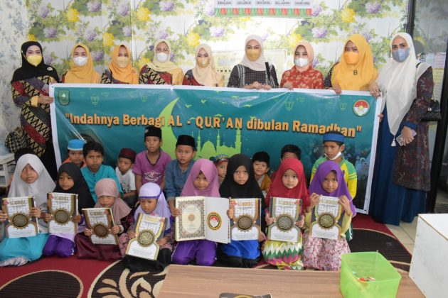 Sedekah Al-qur’an, DWP Sekretariat DPRD Provinsi Riau Kunjungi Rumah Tahfiz Al-qur’an