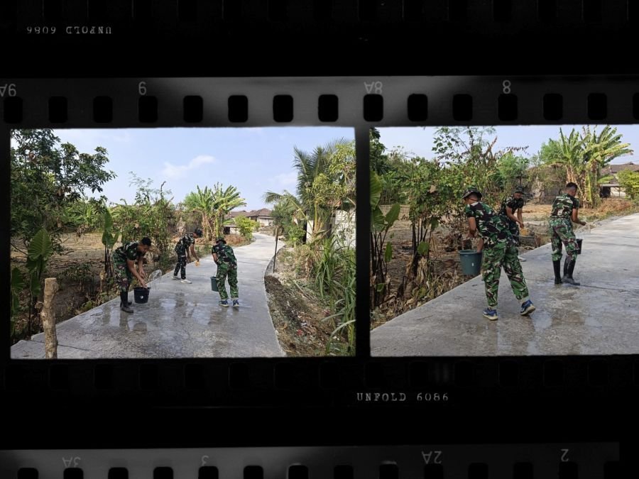 Semangatnya TNI Bersama Masyarakat Kokohnya Jalan Cor diDesa  Kesongo 